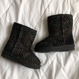 NEW Kids UGG Classic II Graphic Stitch Boots